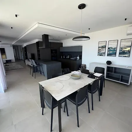 Lägenhet At Celeste - Sea Front St. Paul's Bay